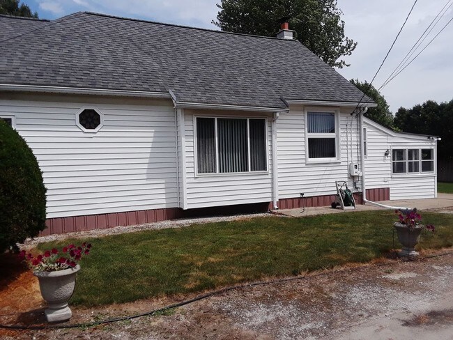 Building Photo - Beautiful Home in Shelby Township