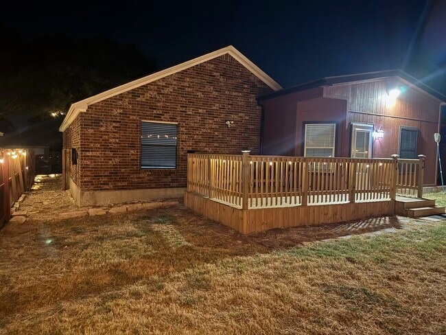 Foto del edificio - 4723 Juniper Farm