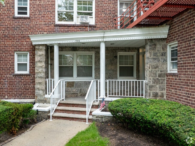 Entrance - Hudson Ridge Apartments
