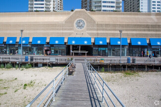 Foto del edificio - Ocean Club Condos