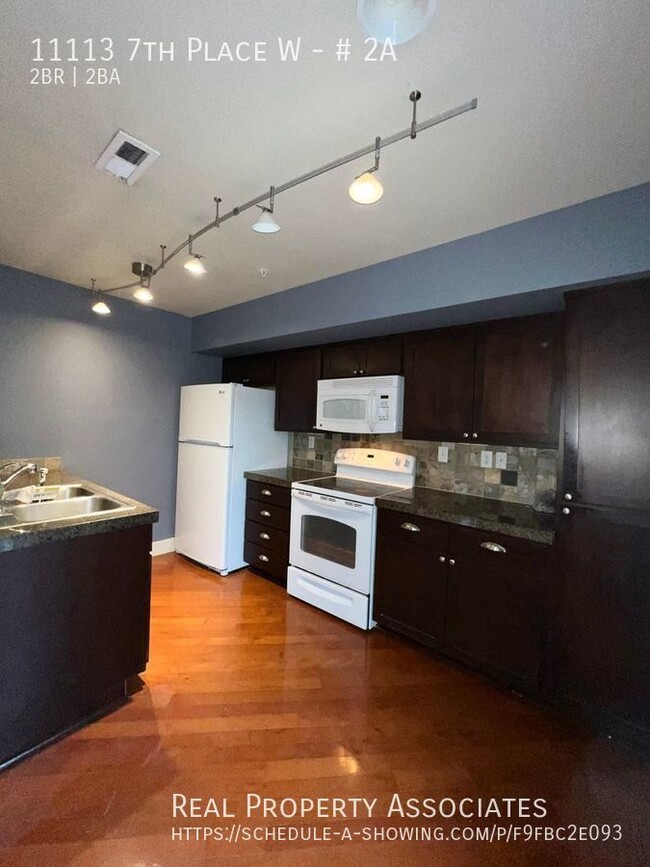 Building Photo - Everett Townhome Condo - 2 Bedroom/2 Bath