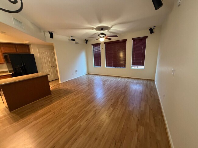 Building Photo - beautiful 2 bed, 2.5 bath condominium in the elegant Via De Cielo gated community in Chandler!