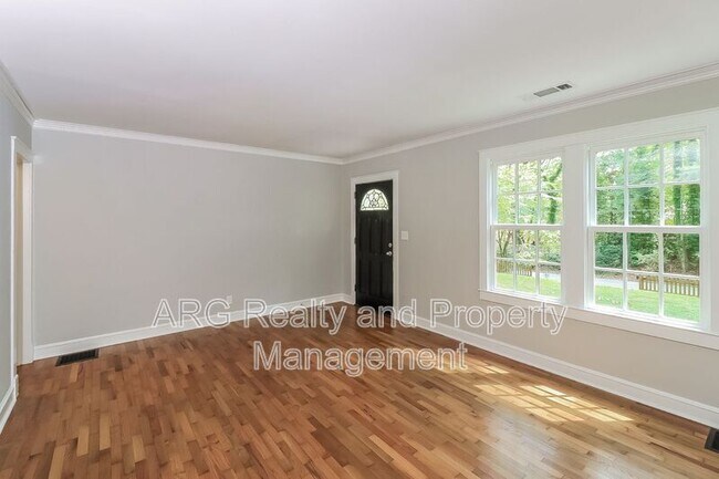 Building Photo - 3494 Briarcliff Rd NE