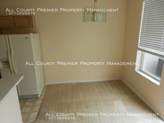 Building Photo - 3/2 Beautiful Townhouse! Available Now!