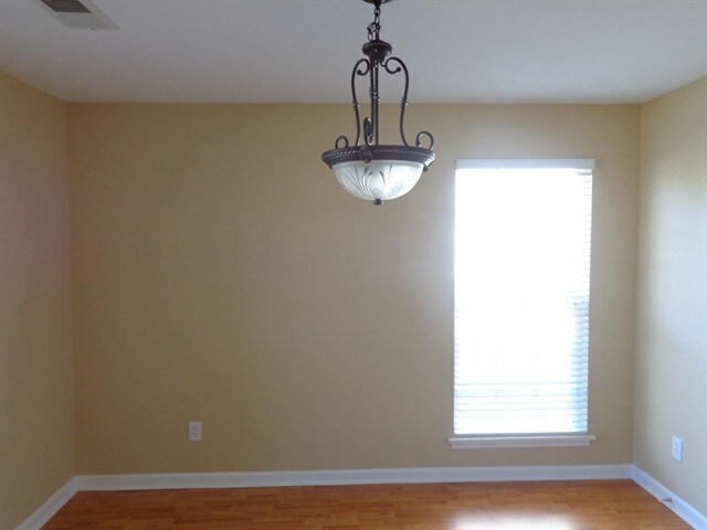 Foto del edificio - 2556 Governors Pointe Ct NE