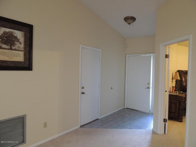 Foto del edificio - 8055 Creedmoor Dr
