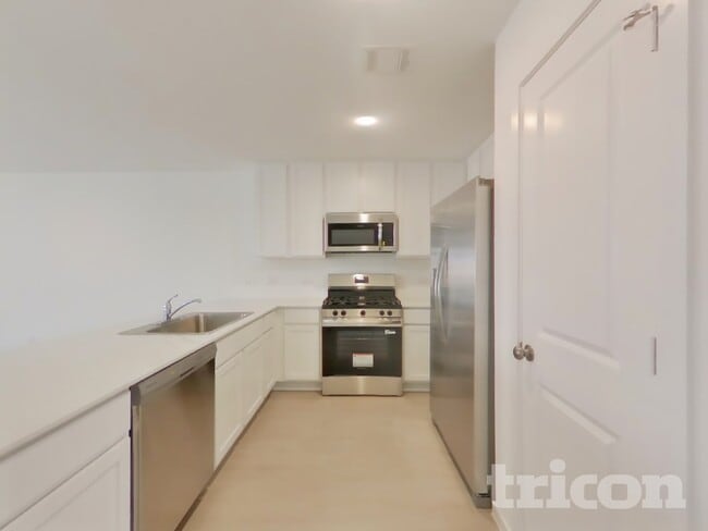 Building Photo - 3009 fantasy Terrace Dr