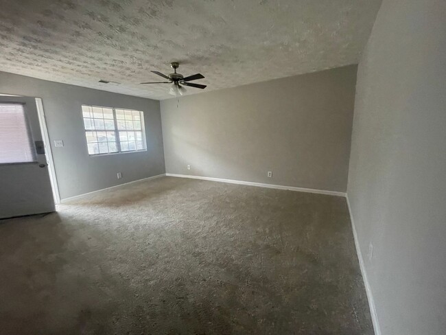 Foto del edificio - Now Leasing 2 Bedroom Duplex - Douglasville