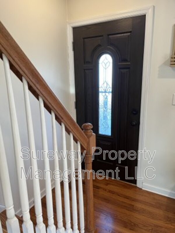 Building Photo - 2712 Maple Ave