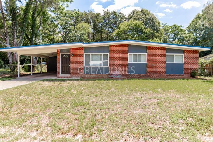 Primary Photo - 1046 Farwell Dr