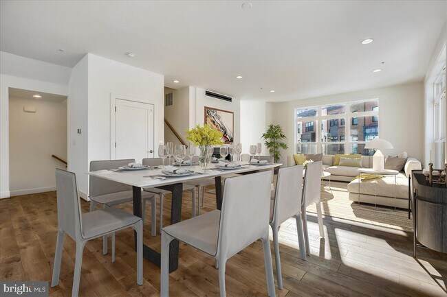 Foto del edificio - 3234 Royal Fern Pl