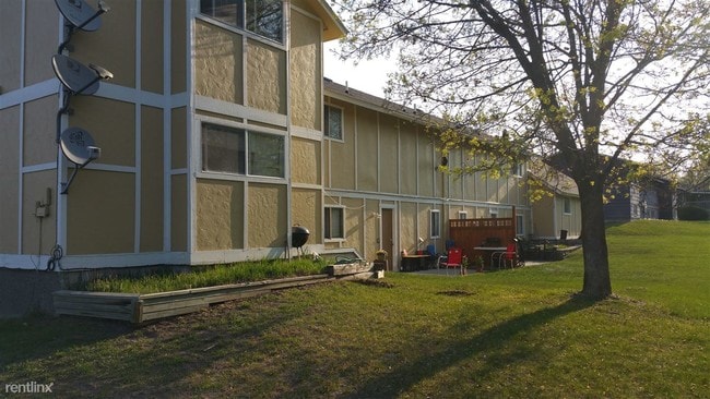 Building Photo - 2409 Arcadia Dr