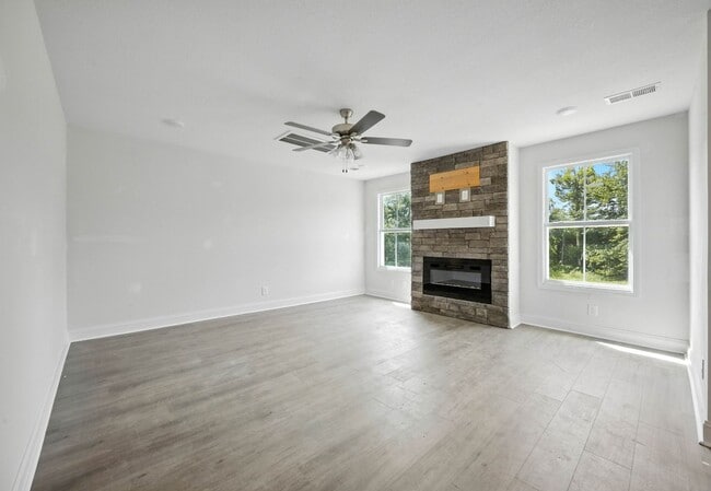 Foto del edificio - Brand-New Home for Rent – Move-In Ready!
