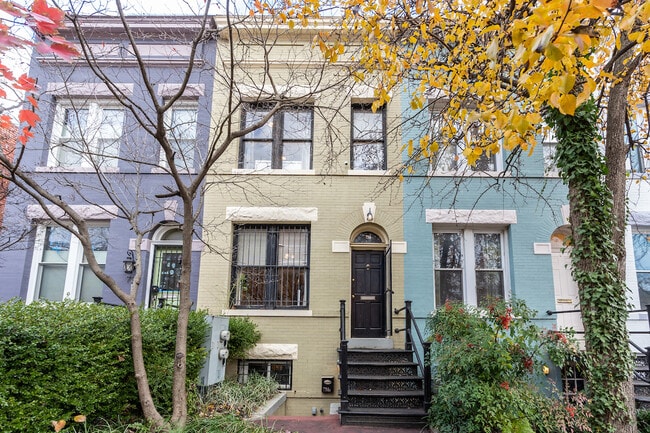 exterior - 724 13th St SE