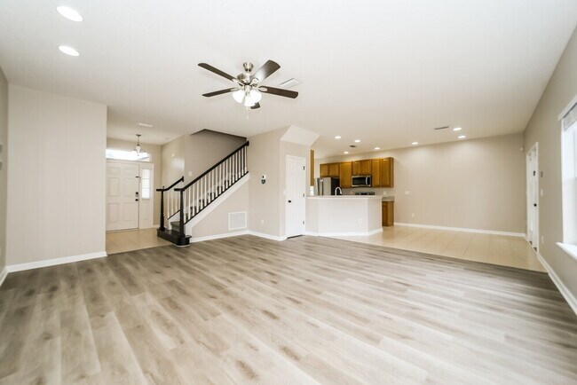 Foto del edificio - 375 Summercove Cir