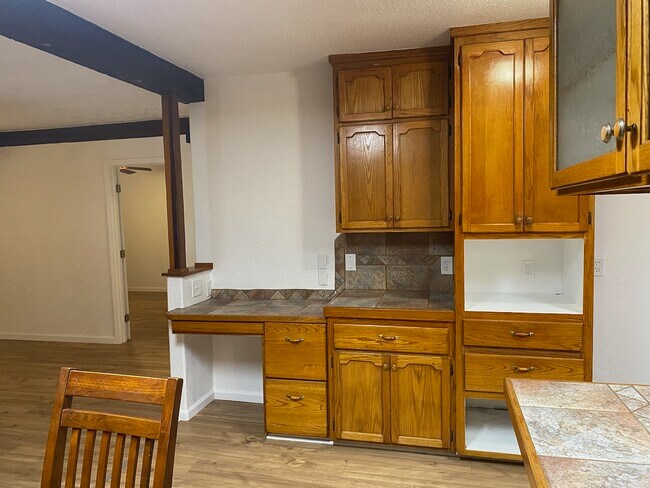 Foto del edificio - 8442 S Fruit Ave