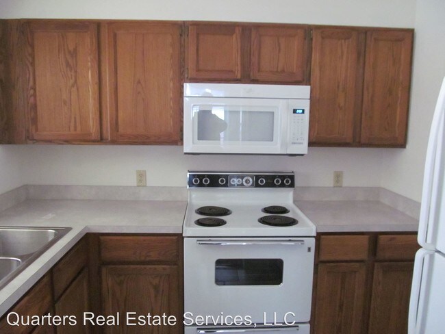 Foto del edificio - 1525 W Northwest Blvd