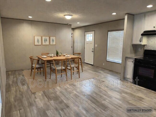 Foto del edificio - 2710 N Farm Rd 137