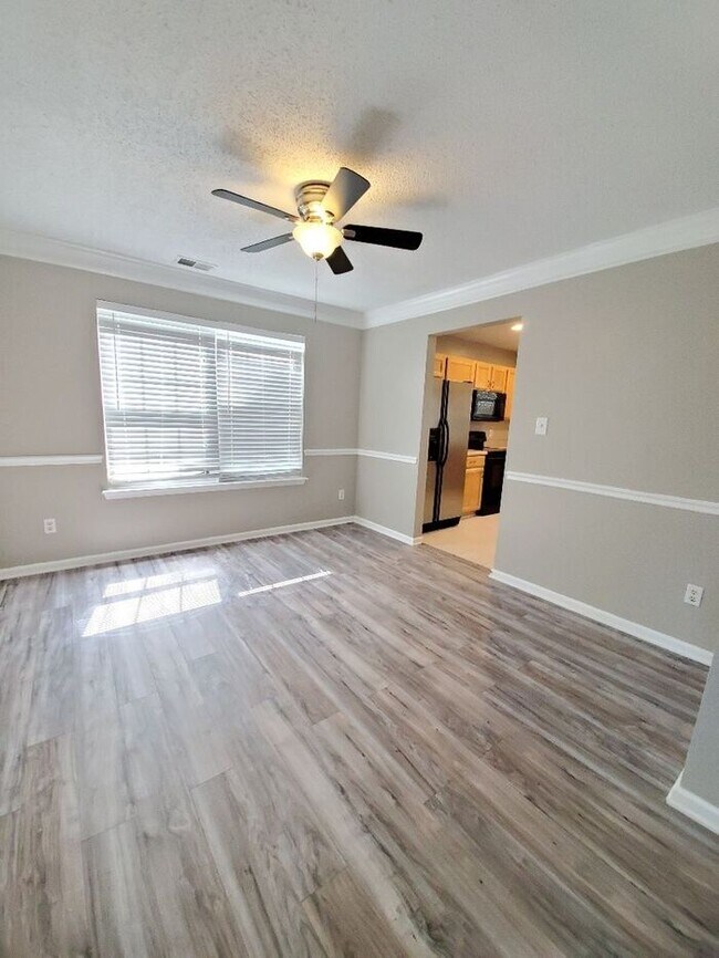 Building Photo - 2030 Stargrass Ct