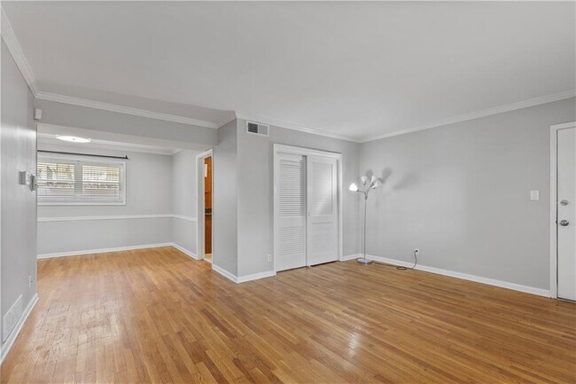 Foto del edificio - 3660 Peachtree Rd NE