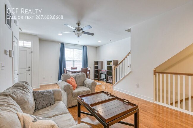 Foto del edificio - 2403 Bainbridge St