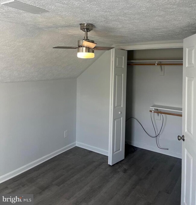 Foto del edificio - 25580 Three Notch Rd