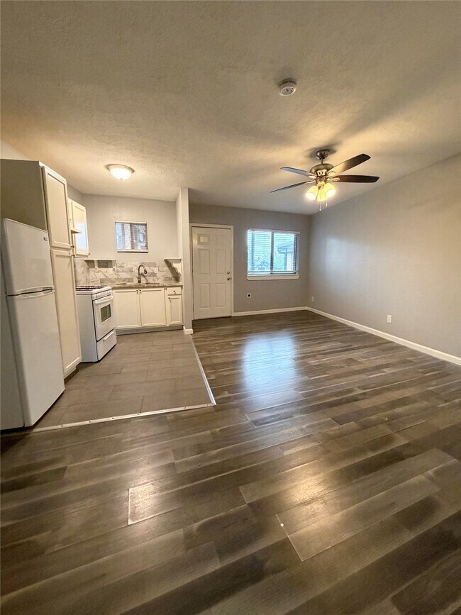 Foto del edificio - 4811 Oakland St