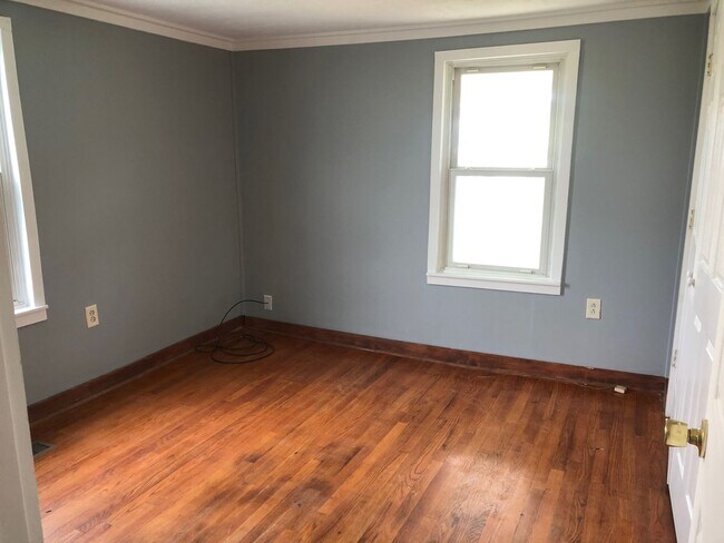 Building Photo - 2 Bedroom 1 Bath Home located in Baileyton...