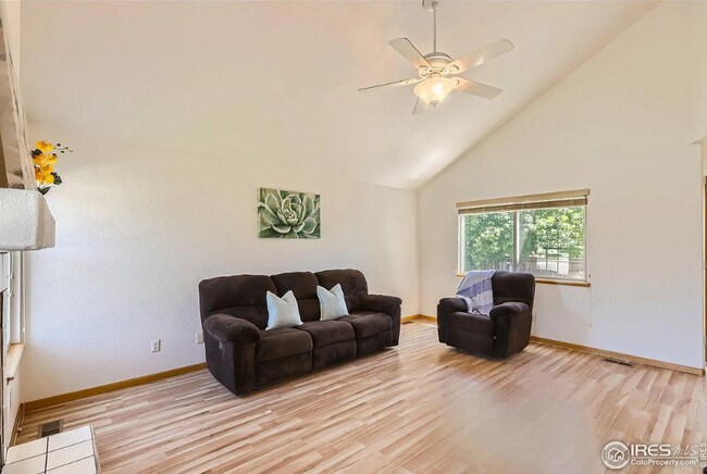 Building Photo - 455 Derry Dr
