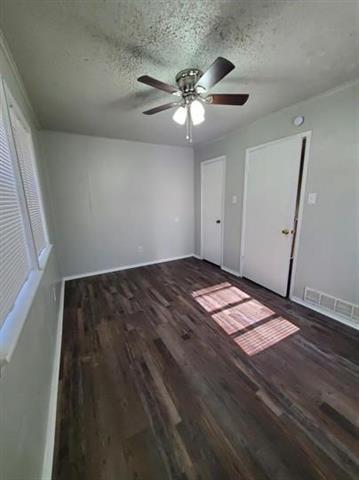 Foto del edificio - 400 Bill Bradford Rd