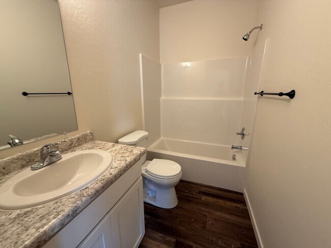 Foto del edificio - 3136 Platte River Dr