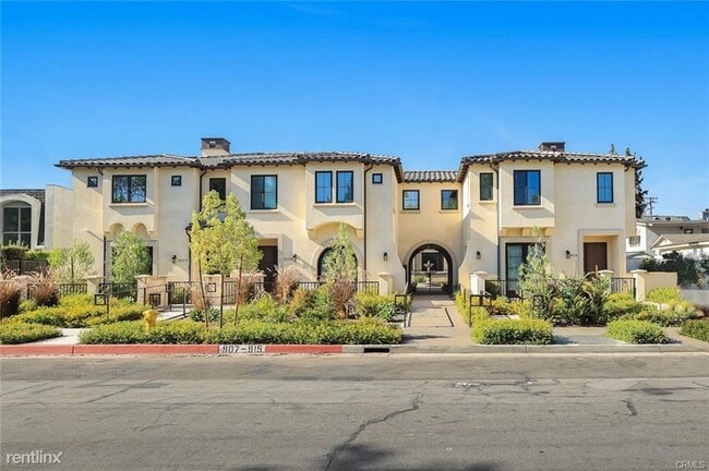 Building Photo - 4 br, 3 bath Townhome - 913 Arcadia Ave Un...