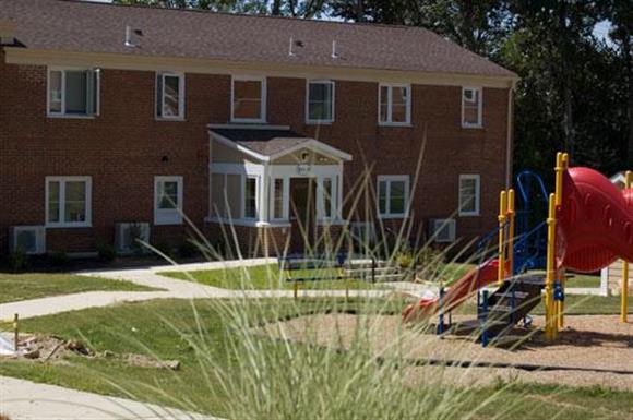 Building Photo - The Willows at Elmwood Gardens