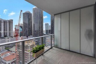 Building Photo - 1010 Brickell Ave