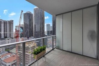 Building Photo - 1010 Brickell Ave