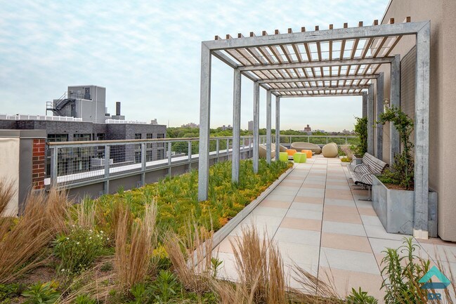 Building Photo - 22 Caton Pl