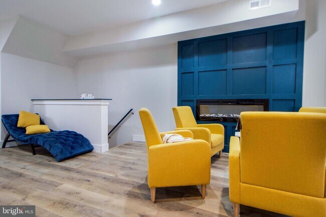 Foto del edificio - 2233 E Madison St