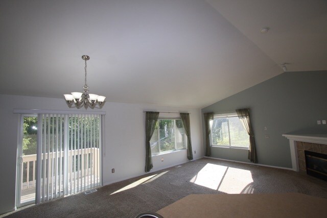 Foto del edificio - 3 Bedroom Condo with a Large, Fenced Yard!