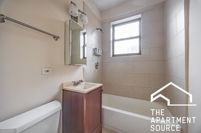 Foto del edificio - 4737 N Hermitage Ave