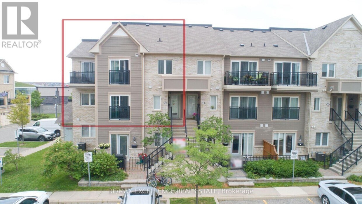 Primary Photo - 60-60 Fairwood Cir