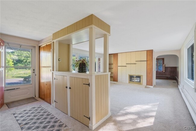Building Photo - 6555 Woodchuck Hill Rd