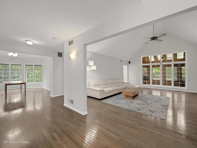 Building Photo - 911 Red Fox Ln