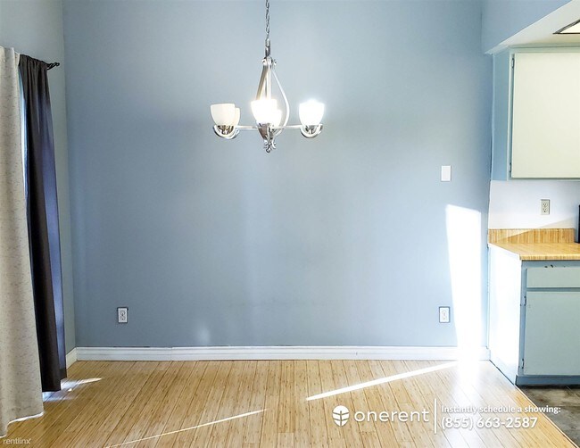 Foto del edificio - 3274 Little Mountain Dr