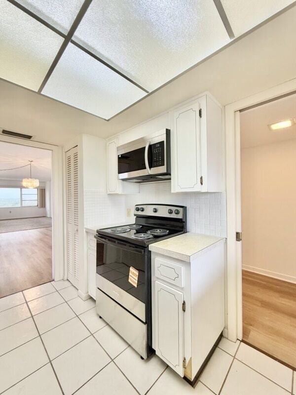 Foto del edificio - 8950 Park Blvd