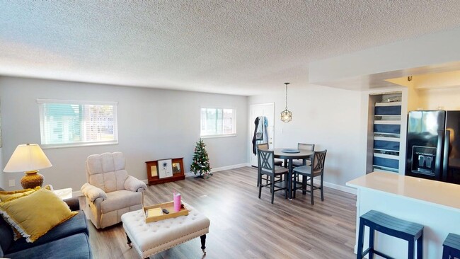 Foto del edificio - 105 47th Ave Dr W