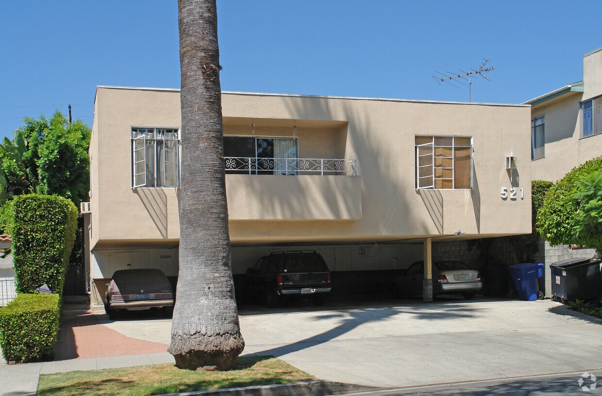 Primary Photo - 521 N Sweetzer Ave