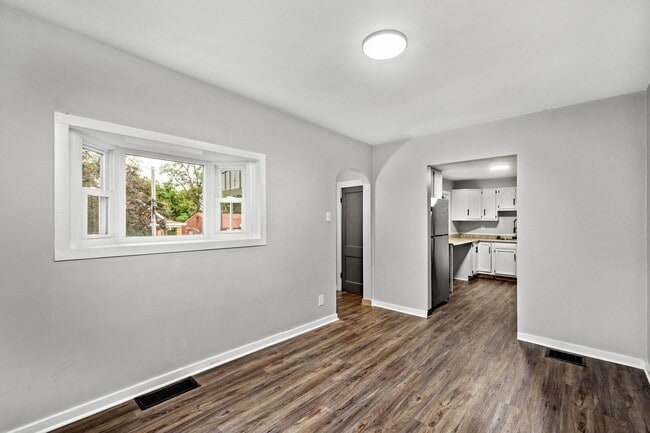 Building Photo - 361 Vine St