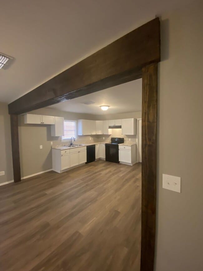 Building Photo - For Sale with Owner Financing!