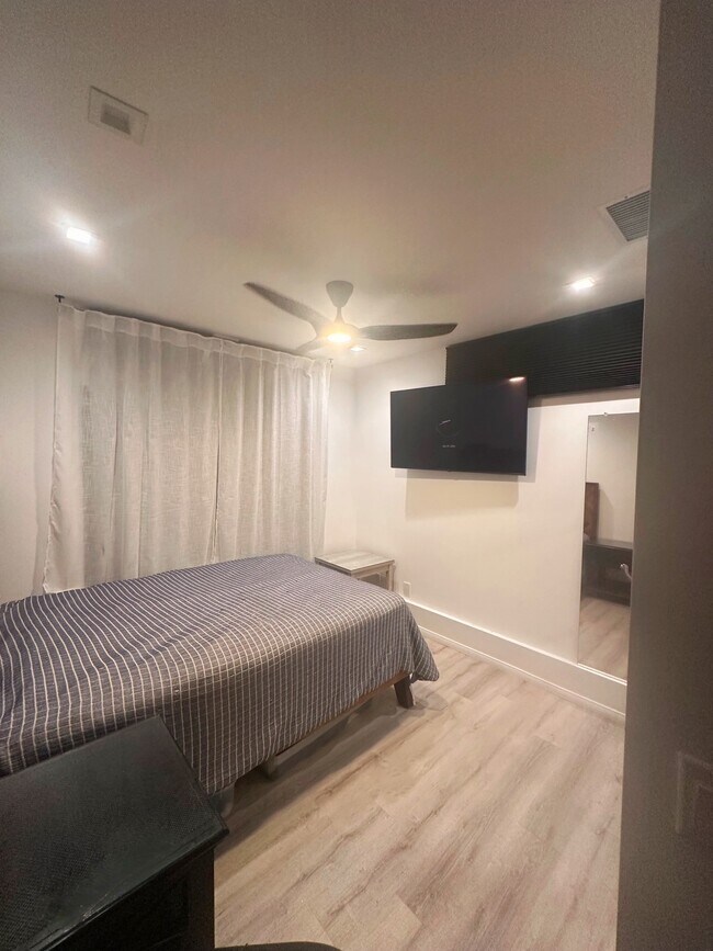 Building Photo - 3426 Gurnard Ave