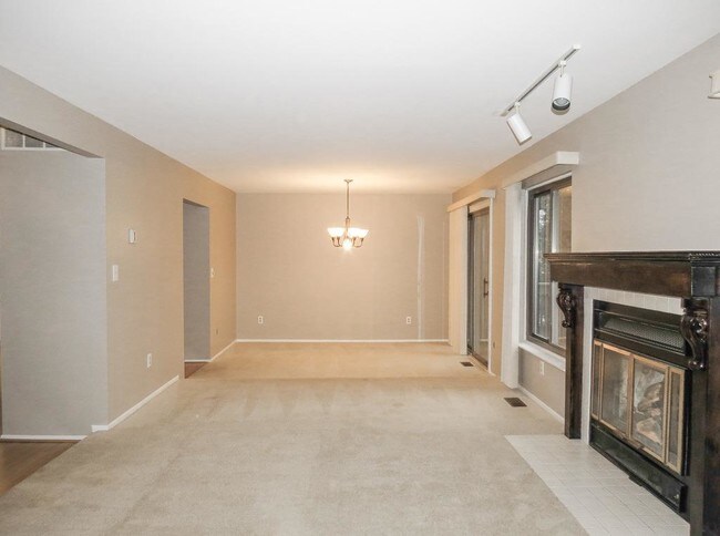 Foto del edificio - 5776 Staghorn Dr